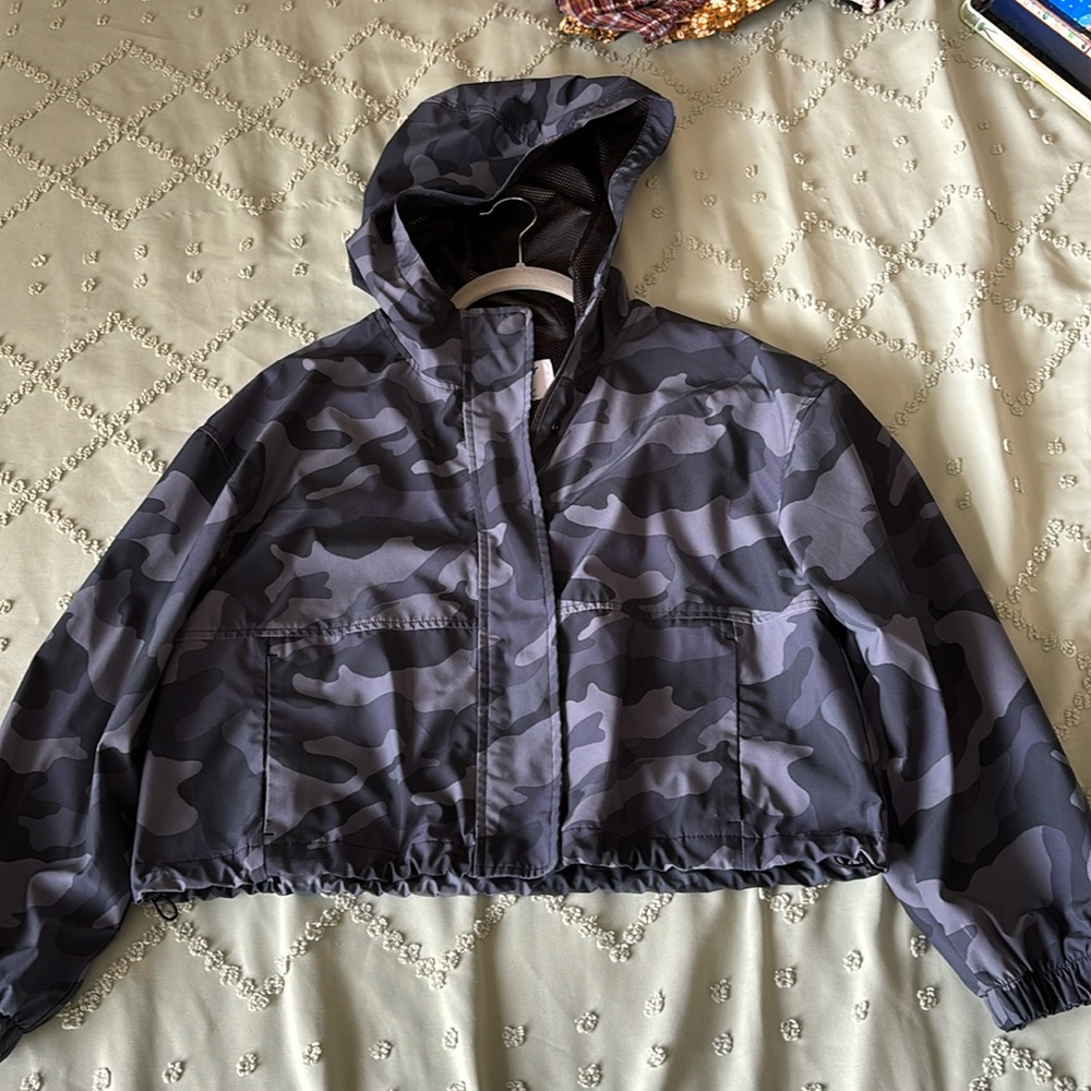 Cropped camo jacket